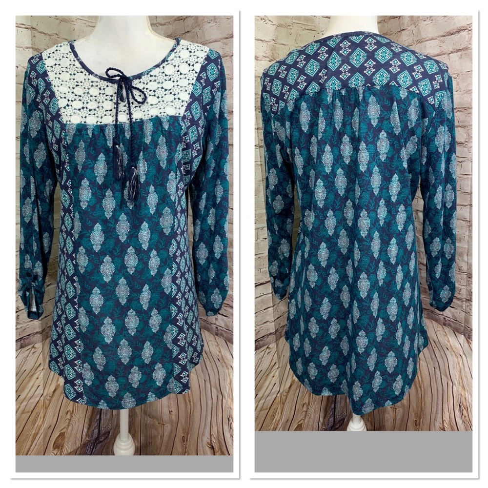Indigo BoHo long blouse size medium lace trim Blue